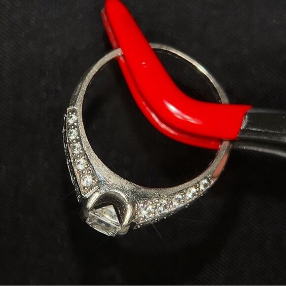 Stunning 14k Gold 1 Carat Diamond Ring - Picture 8 of 11